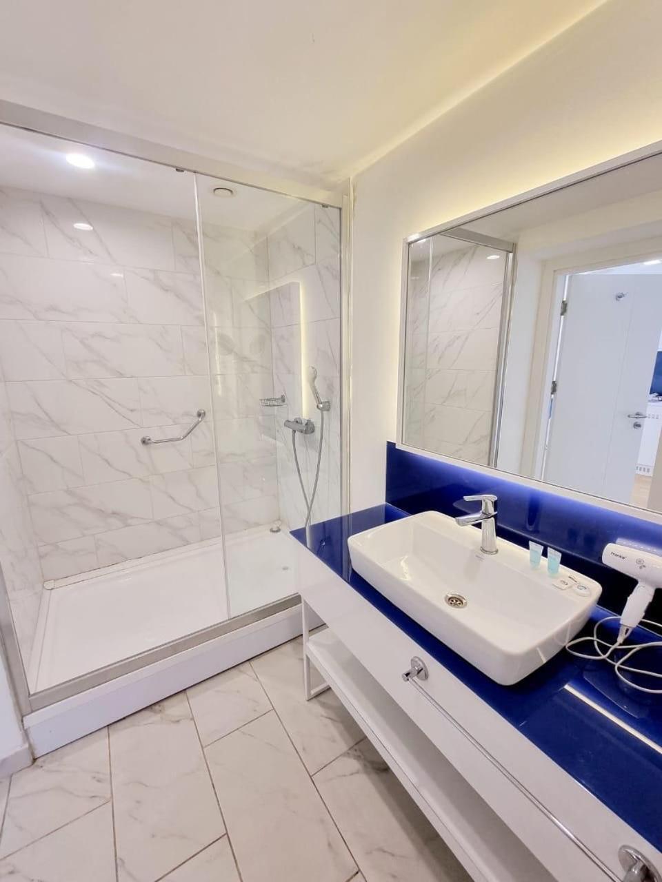 Orbi City Amazing Apartments باتومي المظهر الخارجي الصورة