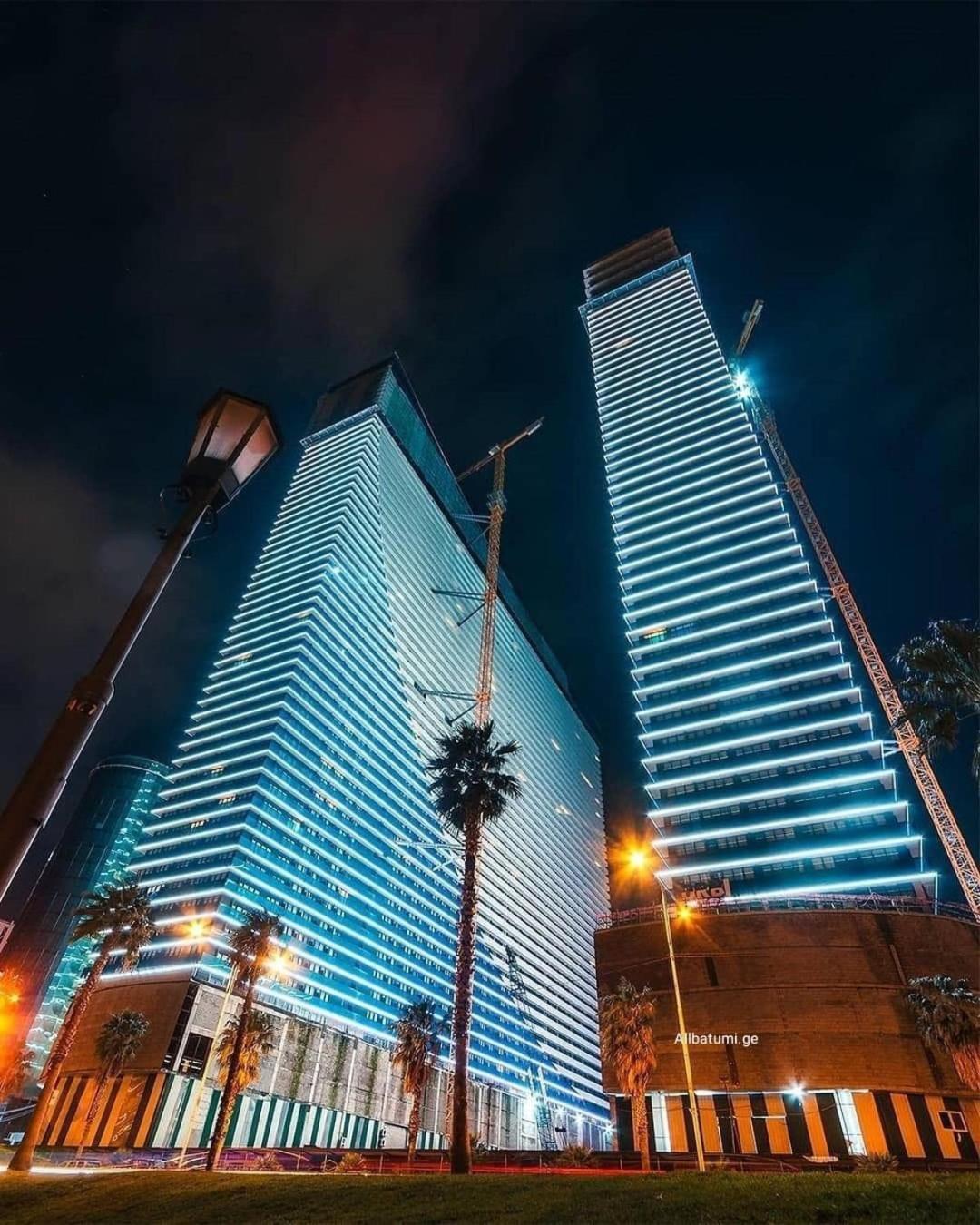 Orbi City Amazing Apartments باتومي المظهر الخارجي الصورة